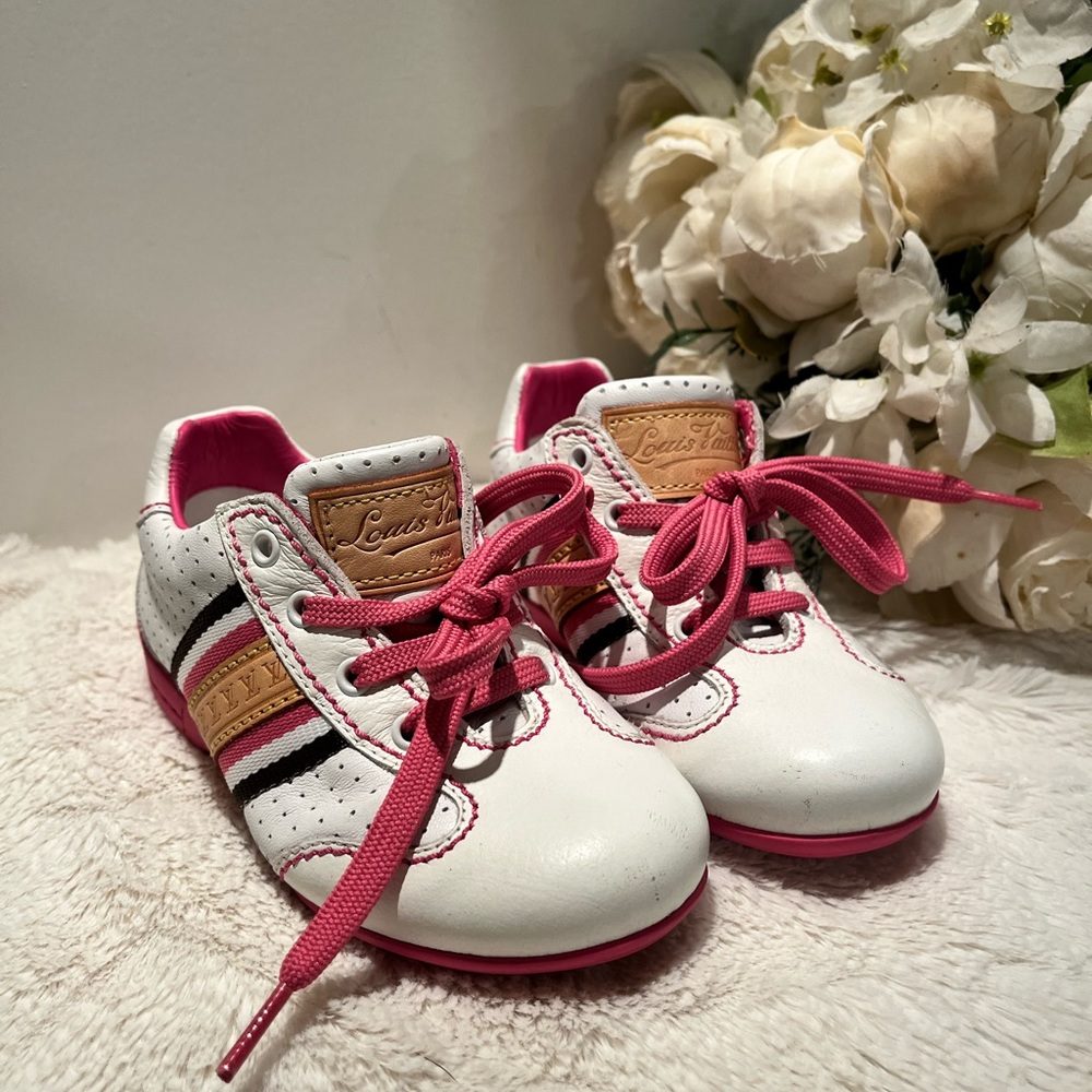 Louis Vuitton sneakers for girls size 25 or 8.5